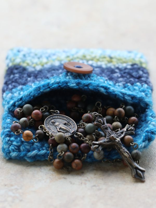 Crochet rosary case