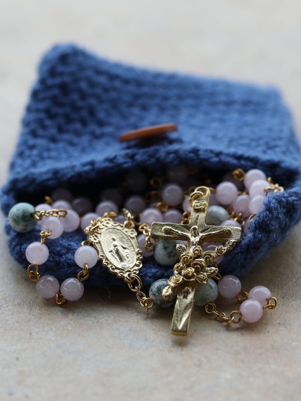 Crochet rosary case